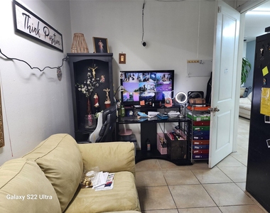 410 Rosamond Street - Photo Thumbnail 11