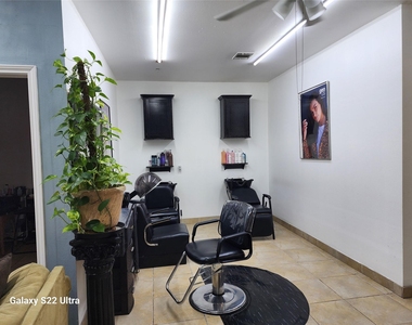 410 Rosamond Street - Photo Thumbnail 7