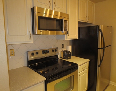 7950 Stadium Drive - Photo Thumbnail 17