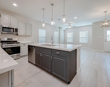 1547 Revolution Way - Photo Thumbnail 8