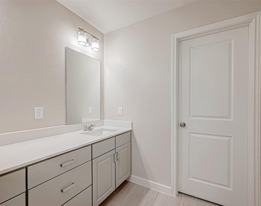 1547 Revolution Way - Photo Thumbnail 31