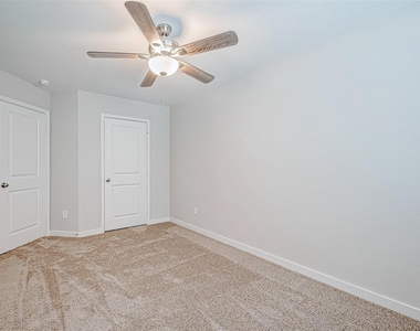 1547 Revolution Way - Photo Thumbnail 23