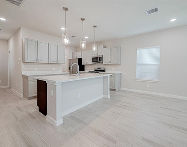 1547 Revolution Way - Photo Thumbnail 10