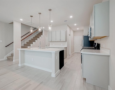 1547 Revolution Way - Photo Thumbnail 11
