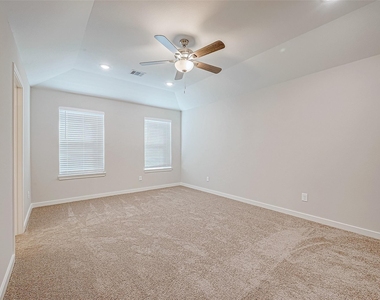 1547 Revolution Way - Photo Thumbnail 27