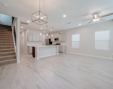 1547 Revolution Way - Photo Thumbnail 6
