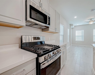 1547 Revolution Way - Photo Thumbnail 14