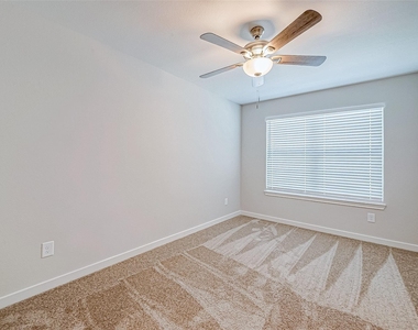 1547 Revolution Way - Photo Thumbnail 21