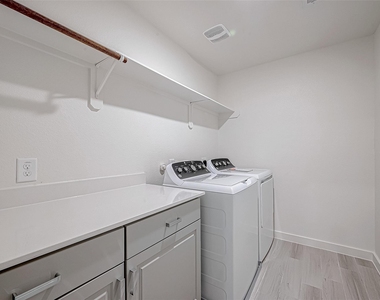 1547 Revolution Way - Photo Thumbnail 17
