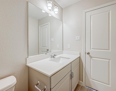 1547 Revolution Way - Photo Thumbnail 25