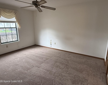 9032 Manchester Lane - Photo Thumbnail 10
