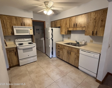 9032 Manchester Lane - Photo Thumbnail 3