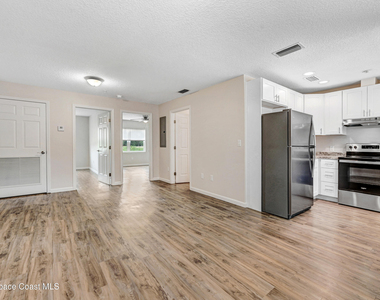 1895 Convair St Se # Se - Photo Thumbnail 3