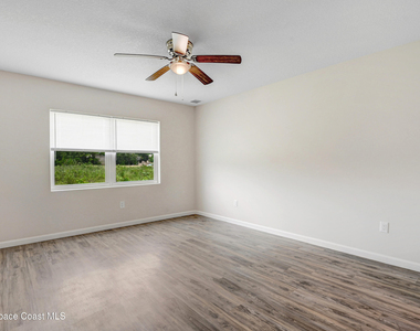 1895 Convair St Se # Se - Photo Thumbnail 12