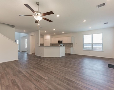 6016 Heritage Creek Lane - Photo Thumbnail 4