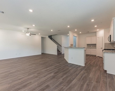 6016 Heritage Creek Lane - Photo Thumbnail 5