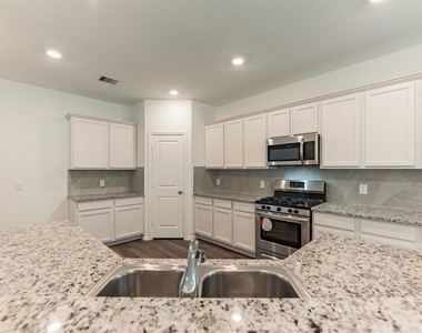 6016 Heritage Creek Lane - Photo Thumbnail 10