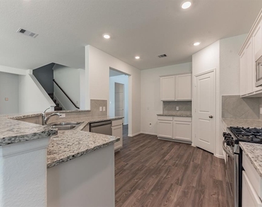 6016 Heritage Creek Lane - Photo Thumbnail 8