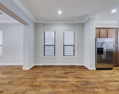 3245 Maxroy Street - Photo Thumbnail 7