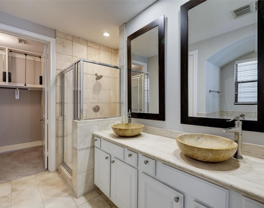 3245 Maxroy Street - Photo Thumbnail 16