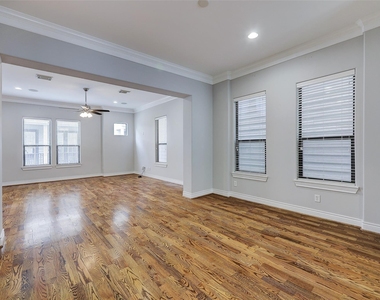3245 Maxroy Street - Photo Thumbnail 8