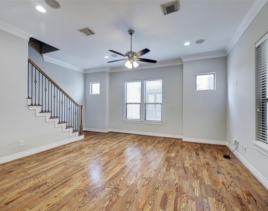 3245 Maxroy Street - Photo Thumbnail 2