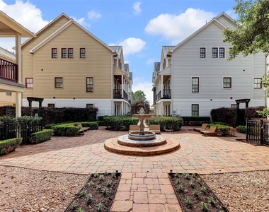 3245 Maxroy Street - Photo Thumbnail 27