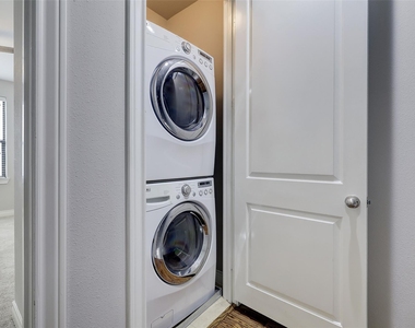 3245 Maxroy Street - Photo Thumbnail 20