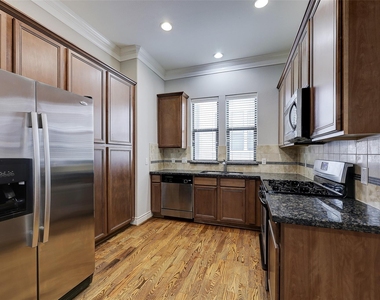 3245 Maxroy Street - Photo Thumbnail 9