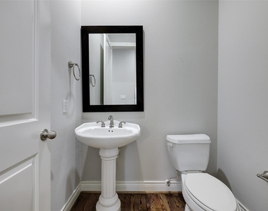 3245 Maxroy Street - Photo Thumbnail 13