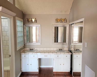 2402 Chestnut Mills Road - Photo Thumbnail 2
