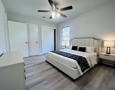 5901 Bretshire Drive - Photo Thumbnail 4