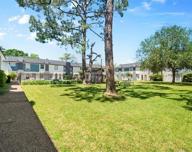 328 S 2nd Street - Photo Thumbnail 18