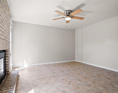 328 S 2nd Street - Photo Thumbnail 17