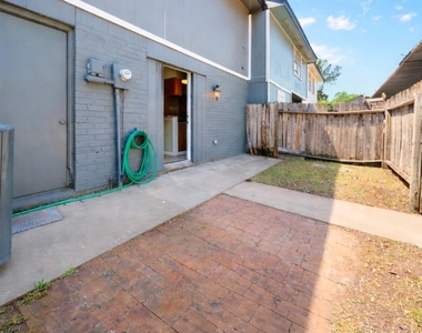 328 S 2nd Street - Photo Thumbnail 19