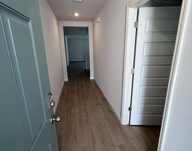 1434 Garabaldi Circle Se - Photo Thumbnail 9