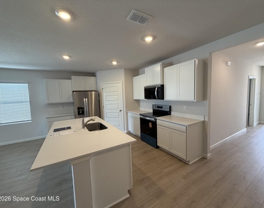 1434 Garabaldi Circle Se - Photo Thumbnail 11