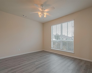 3235 Quarry Place Lane - Photo Thumbnail 9