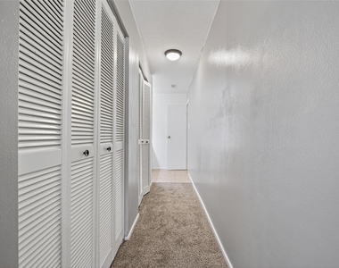 1106 E Red Cedar Circle - Photo Thumbnail 27