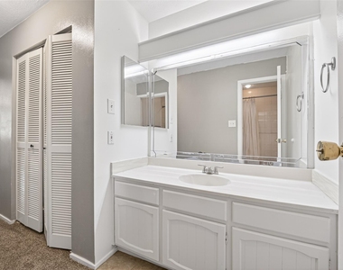 1106 E Red Cedar Circle - Photo Thumbnail 28