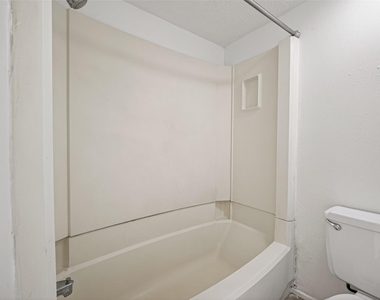 1106 E Red Cedar Circle - Photo Thumbnail 23