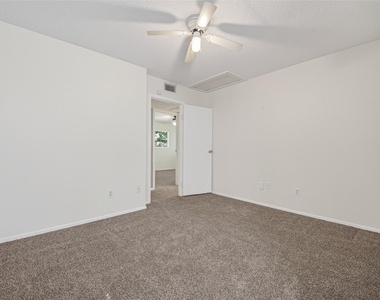 1106 E Red Cedar Circle - Photo Thumbnail 20