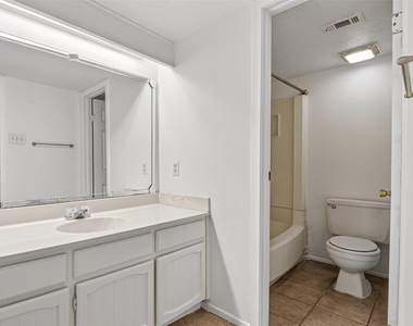 1106 E Red Cedar Circle - Photo Thumbnail 21