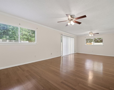 1106 E Red Cedar Circle - Photo Thumbnail 4