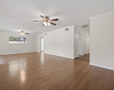 1106 E Red Cedar Circle - Photo Thumbnail 5