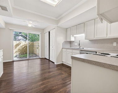 1106 E Red Cedar Circle - Photo Thumbnail 14