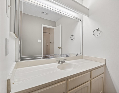 1106 E Red Cedar Circle - Photo Thumbnail 29