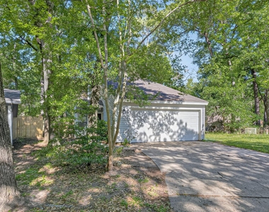 1106 E Red Cedar Circle - Photo Thumbnail 40
