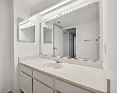 1106 E Red Cedar Circle - Photo Thumbnail 22