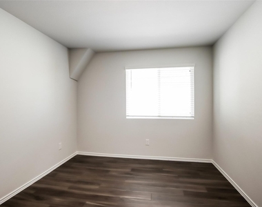 13504 White Ibis Street - Photo Thumbnail 8